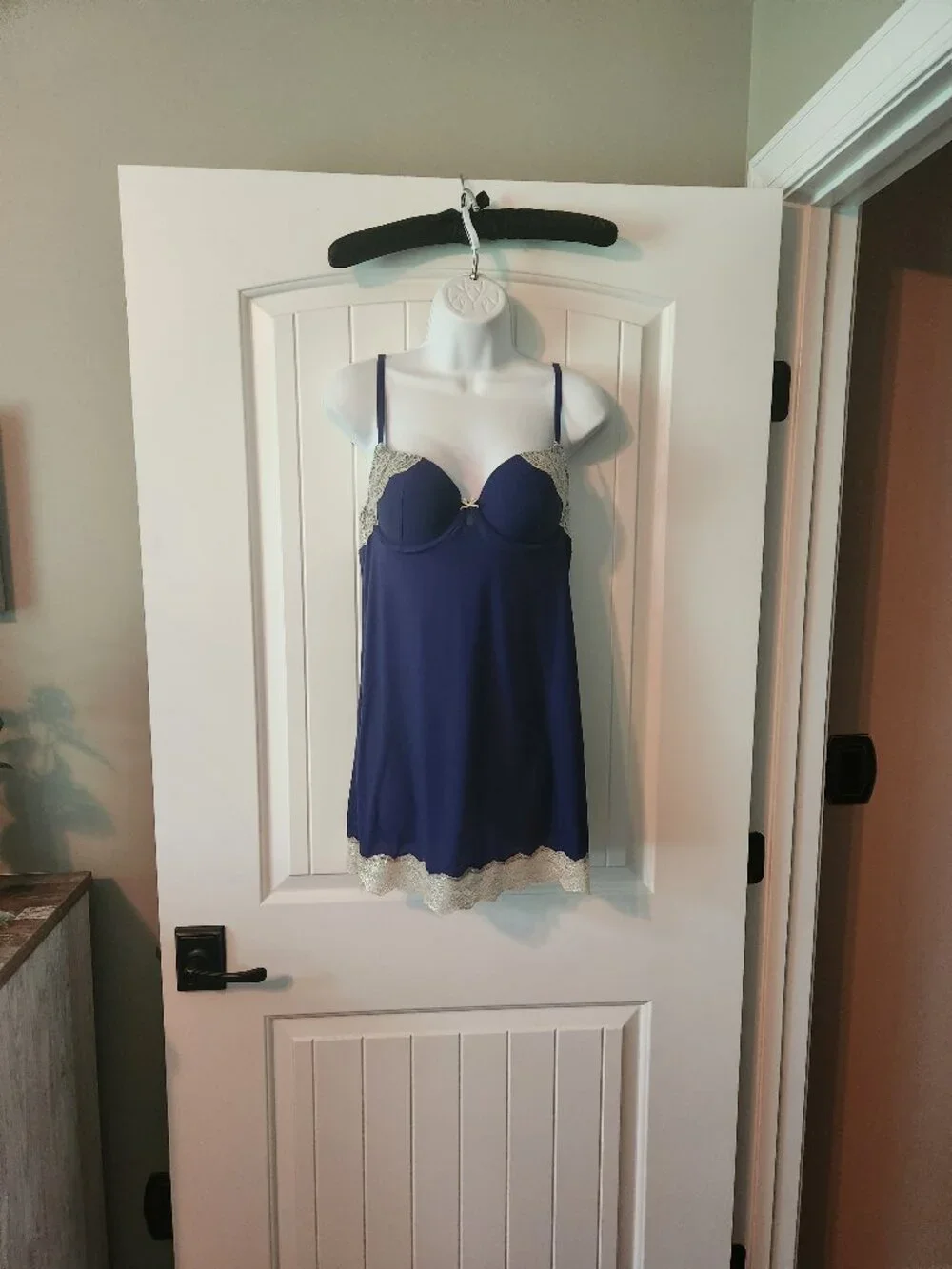 Victoria's Secret Slip size 36B
